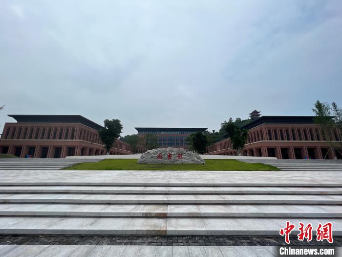 图为重庆中医药学院。　钟旖 摄